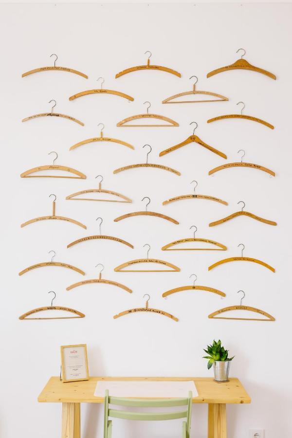 Hangers 투르다 외부 사진