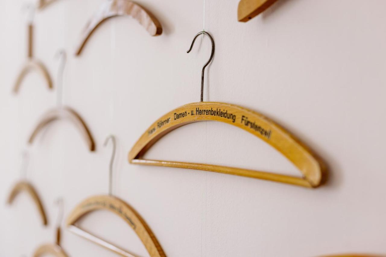 Hangers 투르다 외부 사진